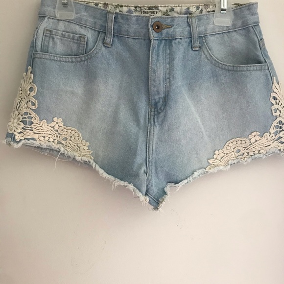 Forever 21 Pants - 🌈4 for $20 shorts🌈 Jean shorts with Lace Detail